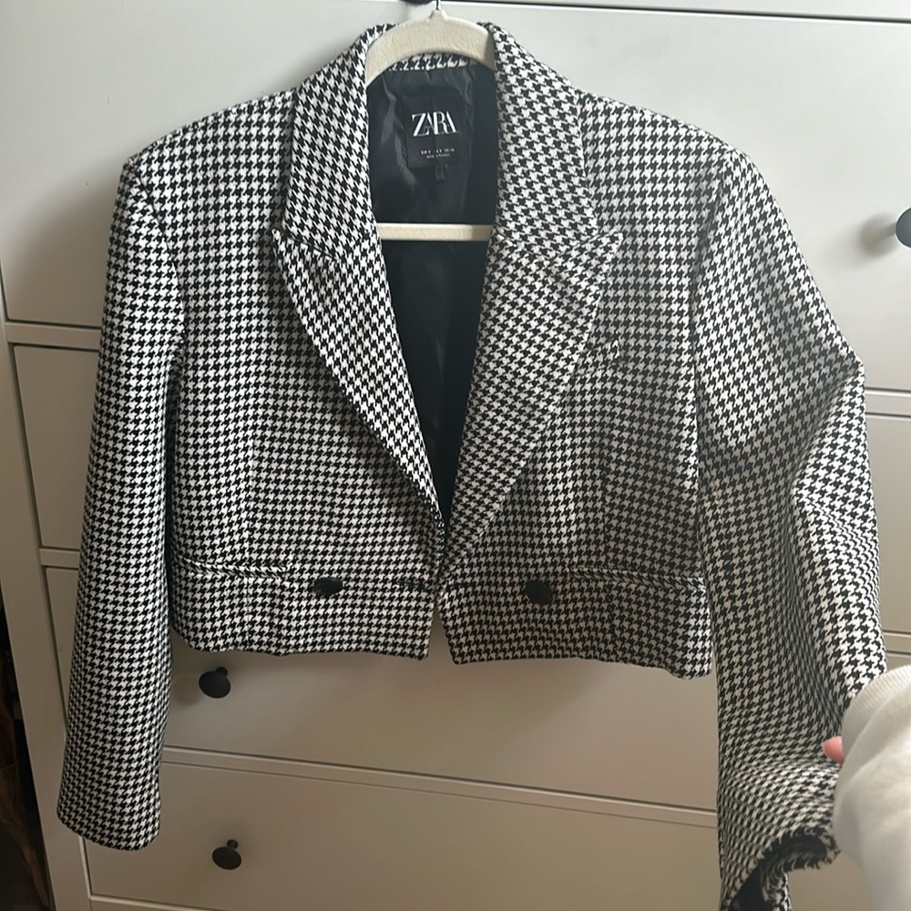 ZARA- Houndstooth boxy shoulder blazer ❤️
